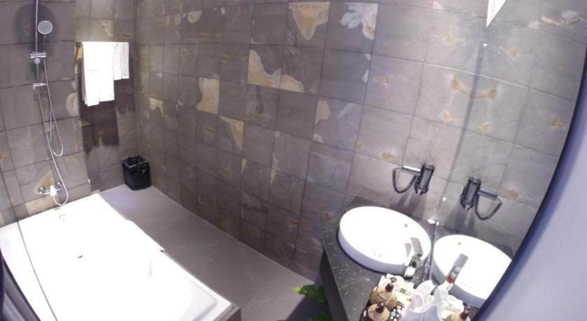 De Art Hotel Пномпень Экстерьер фото